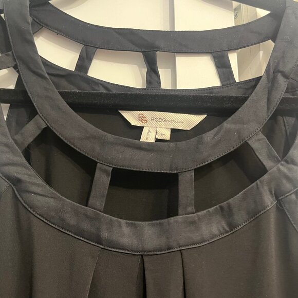 Black BCBG Generation lattice neck flowy mini dress - Picture 3 of 4